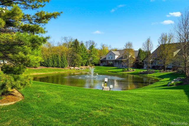 3793 Winding Brook Circle 1, Rochester Hills, MI 48309