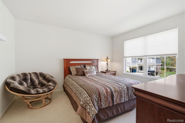 3793 Winding Brook Circle 1, Rochester Hills, MI 48309