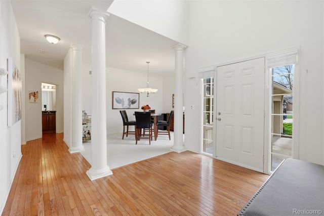 3793 Winding Brook Circle 1, Rochester Hills, MI 48309