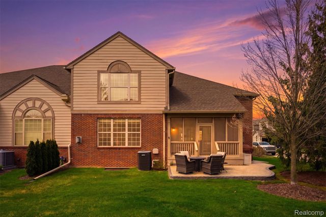 3793 Winding Brook Circle 1, Rochester Hills, MI 48309