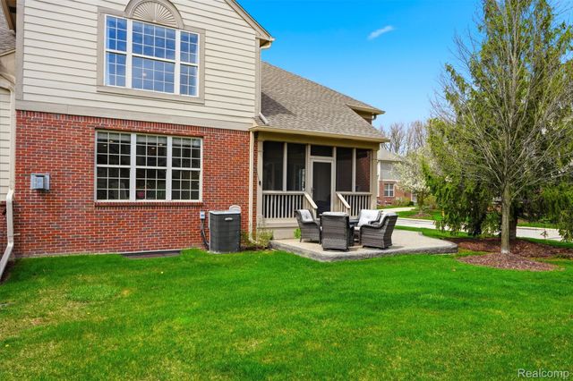 3793 Winding Brook Circle 1, Rochester Hills, MI 48309