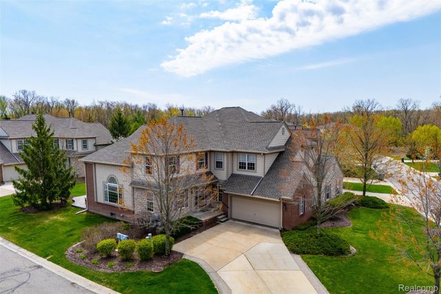 3793 Winding Brook Circle 1, Rochester Hills, MI 48309