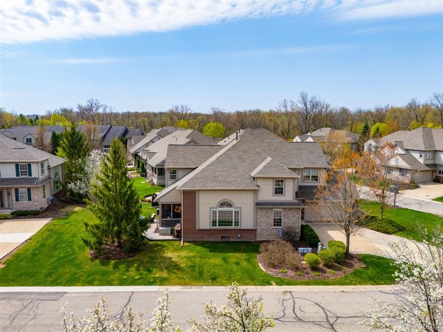 3793 Winding Brook Circle 1, Rochester Hills, MI 48309