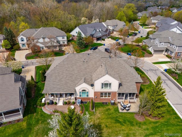 3793 Winding Brook Circle 1, Rochester Hills, MI 48309