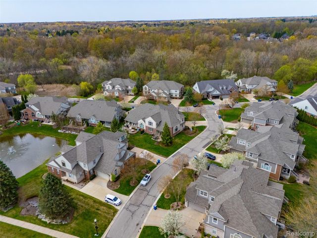 3793 Winding Brook Circle 1, Rochester Hills, MI 48309
