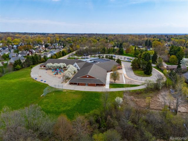 3793 Winding Brook Circle 1, Rochester Hills, MI 48309