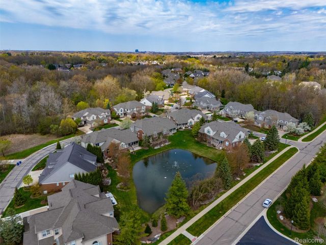 3793 Winding Brook Circle 1, Rochester Hills, MI 48309