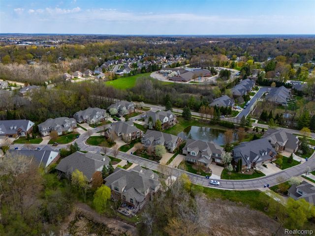 3793 Winding Brook Circle 1, Rochester Hills, MI 48309