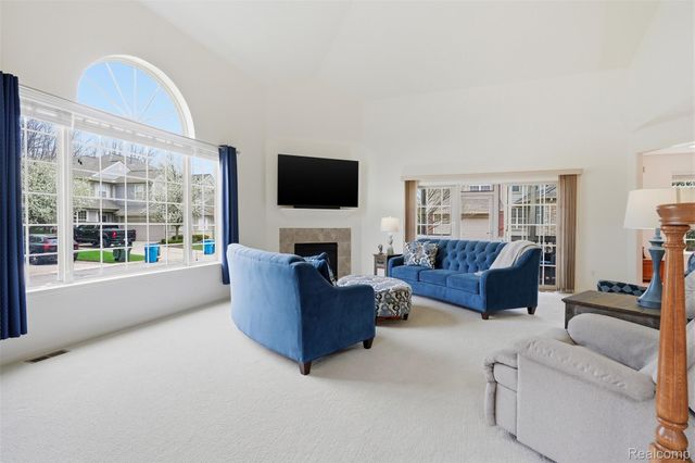 3793 Winding Brook Circle 1, Rochester Hills, MI 48309