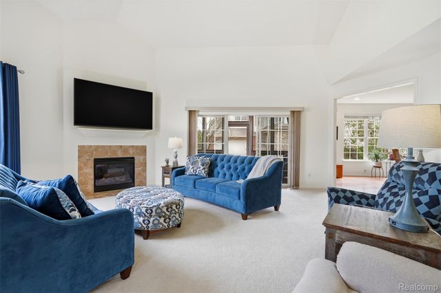 3793 Winding Brook Circle 1, Rochester Hills, MI 48309