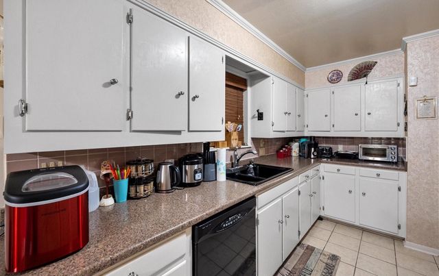 1705 E Beverly Drive, Corsicana, TX 75110
