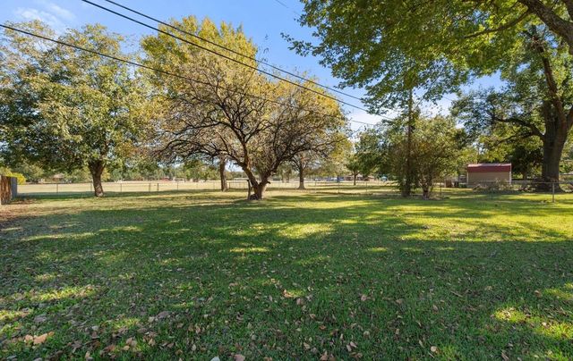 1705 E Beverly Drive, Corsicana, TX 75110