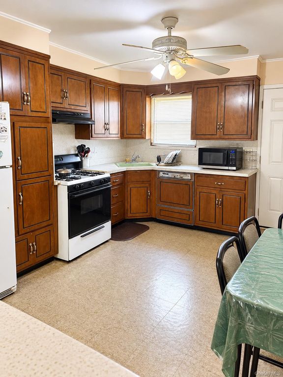 25919 Craft Avenue, Rosedale, NY 11422 — photo 2