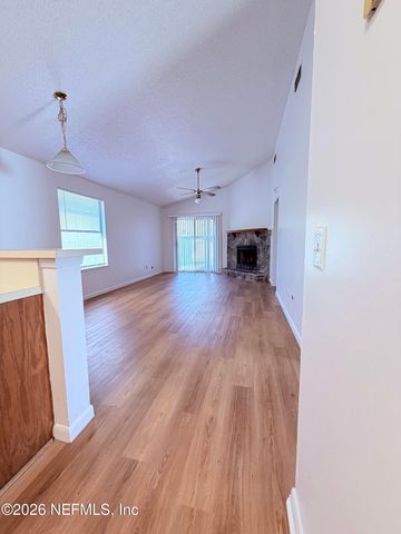 8742 PINEVALLEY Lane, Jacksonville, FL 32244