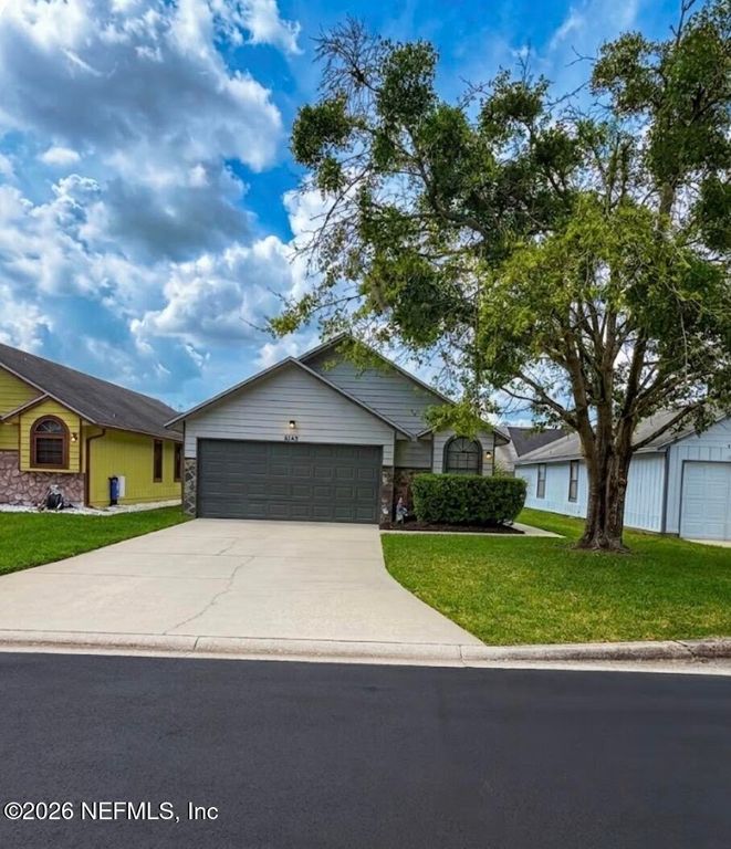 8742 PINEVALLEY Lane, Jacksonville, FL 32244