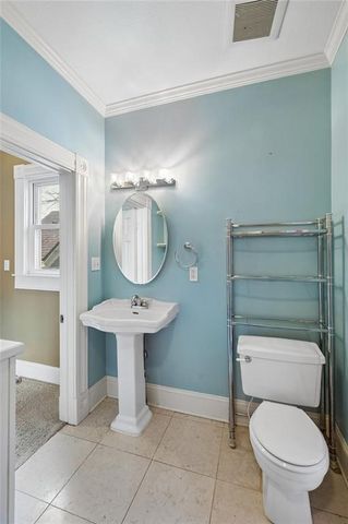 2522 Charlotte Street, Kansas City, MO 64108