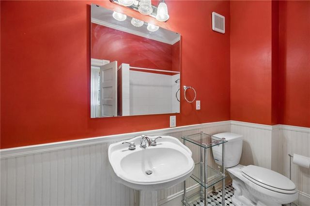 2522 Charlotte Street, Kansas City, MO 64108