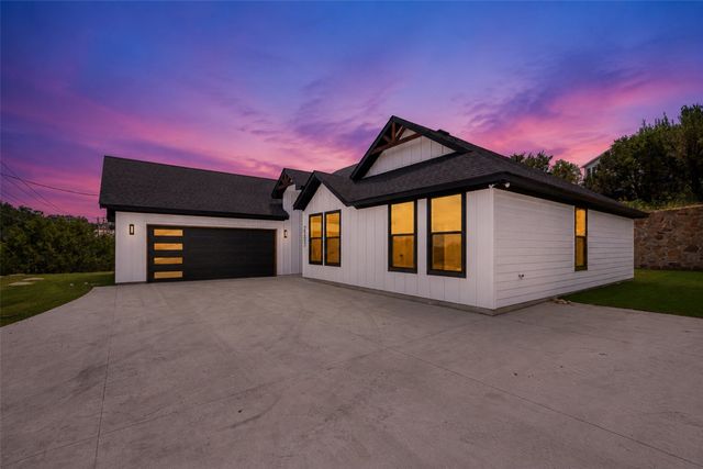 2203 Christine Drive, Granbury, TX 76048