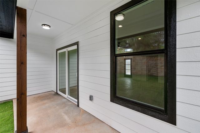 2203 Christine Drive, Granbury, TX 76048