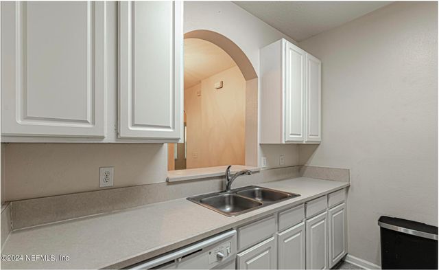 7801 POINT MEADOWS Drive, 1108, Jacksonville, FL 32256