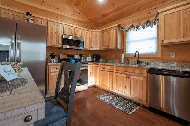 132 Lanes Way, Murphy, NC 28906