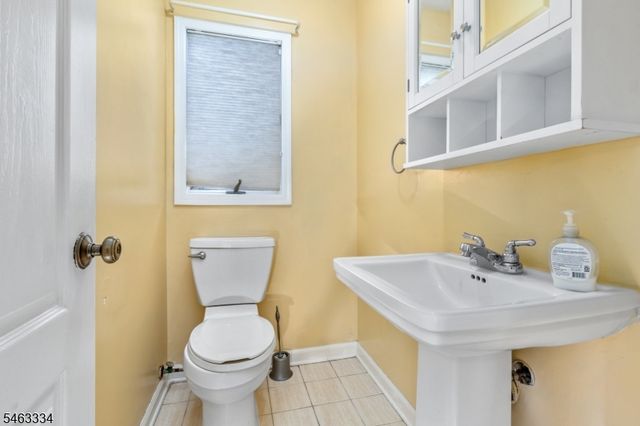 21 Village Park Ct, Scotch Plains Twp., NJ 07076