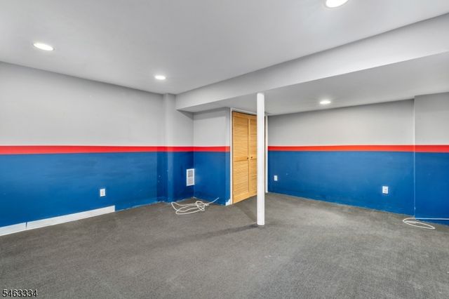 21 Village Park Ct, Scotch Plains Twp., NJ 07076