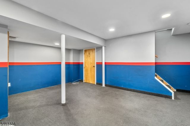 21 Village Park Ct, Scotch Plains Twp., NJ 07076