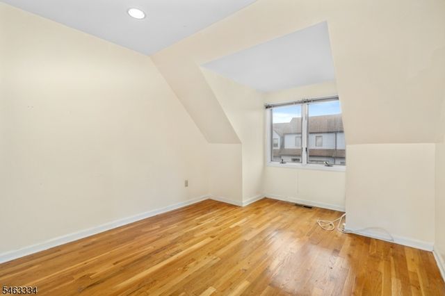 21 Village Park Ct, Scotch Plains Twp., NJ 07076