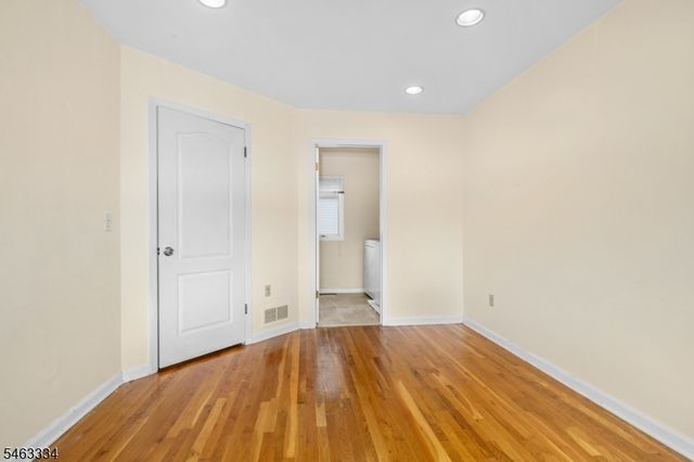 21 Village Park Ct, Scotch Plains Twp., NJ 07076