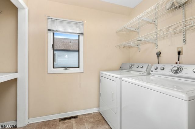 21 Village Park Ct, Scotch Plains Twp., NJ 07076