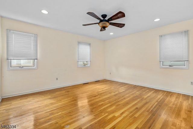 21 Village Park Ct, Scotch Plains Twp., NJ 07076