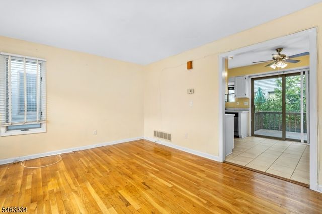 21 Village Park Ct, Scotch Plains Twp., NJ 07076