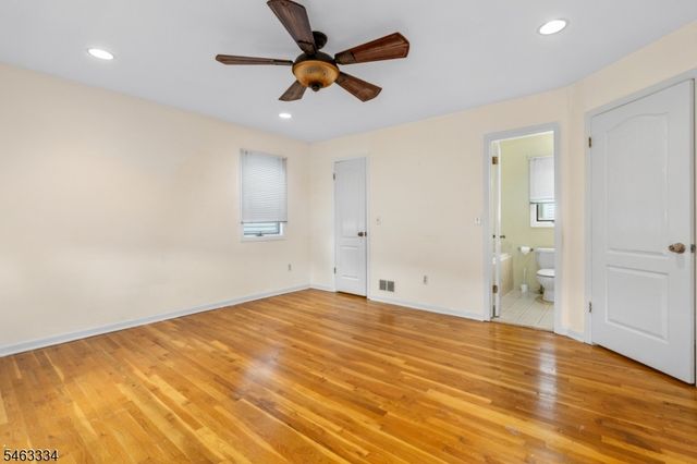 21 Village Park Ct, Scotch Plains Twp., NJ 07076