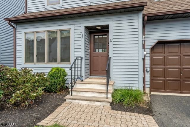 21 Village Park Ct, Scotch Plains Twp., NJ 07076