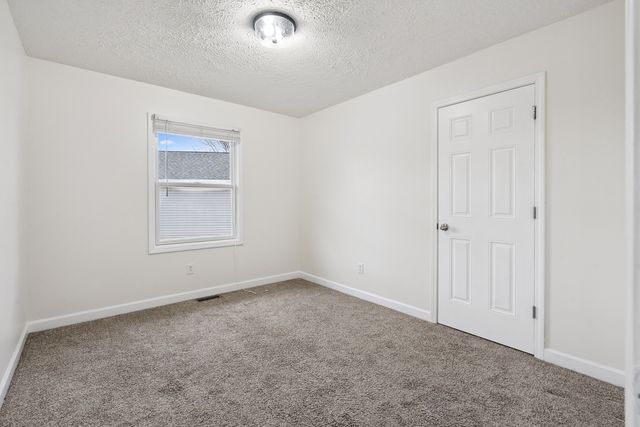 409 11th Ave A Court, Silvis, IL 61282