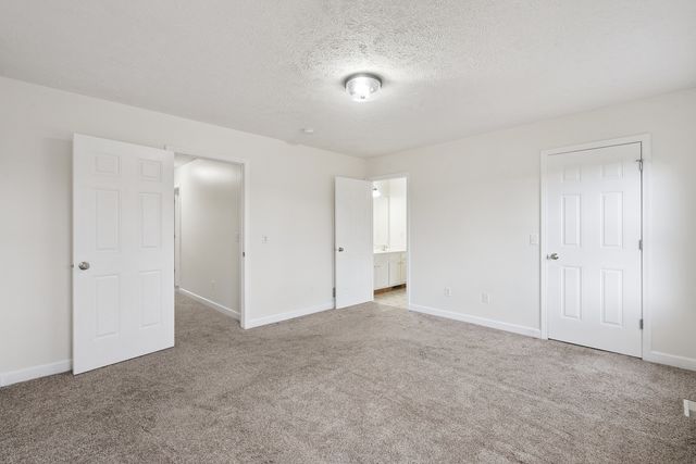 409 11th Ave A Court, Silvis, IL 61282