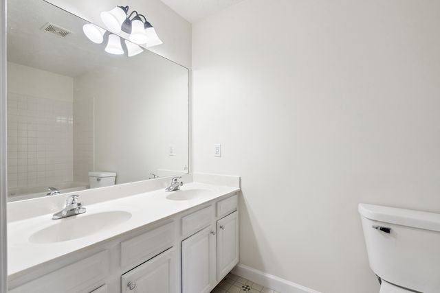 409 11th Ave A Court, Silvis, IL 61282