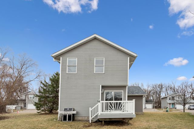 409 11th Ave A Court, Silvis, IL 61282