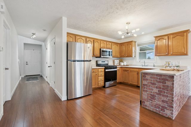 409 11th Ave A Court, Silvis, IL 61282