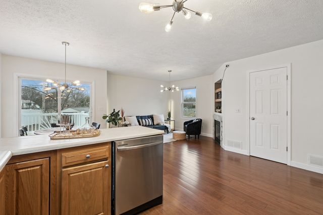 409 11th Ave A Court, Silvis, IL 61282