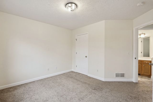 409 11th Ave A Court, Silvis, IL 61282