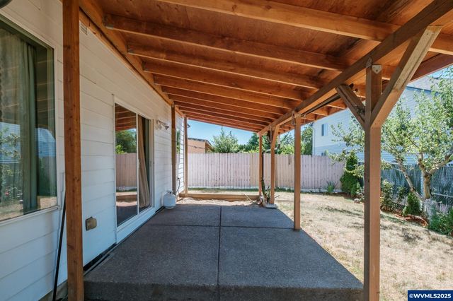 4781 Currant Ln NE, Salem, OR 97305