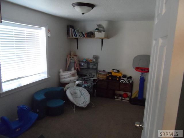 437 W 6th S, Rexburg, ID 83440
