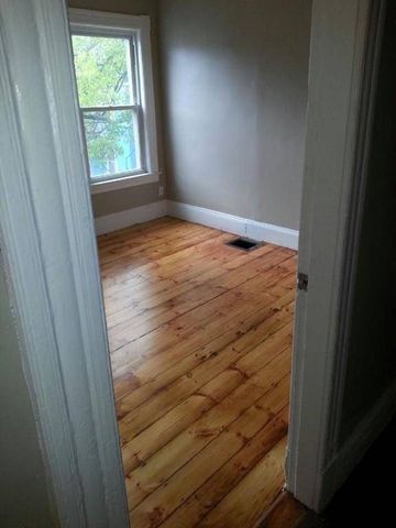 91-93 Fort Hill Ave. 93B, Lowell, MA 01852