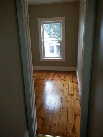 91-93 Fort Hill Ave. 93B, Lowell, MA 01852