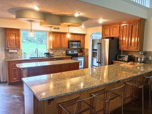137 Wamel WAY, Cedar Creek, TX 78612