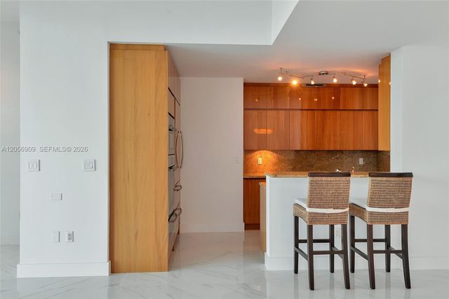 50 S Pointe Drive 2007, Miami Beach, FL 33139