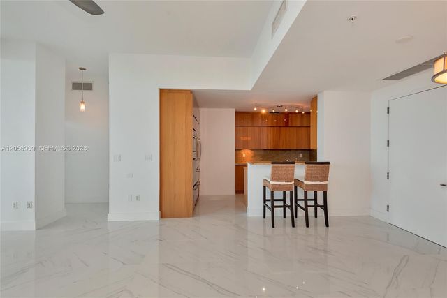 50 S Pointe Drive 2007, Miami Beach, FL 33139