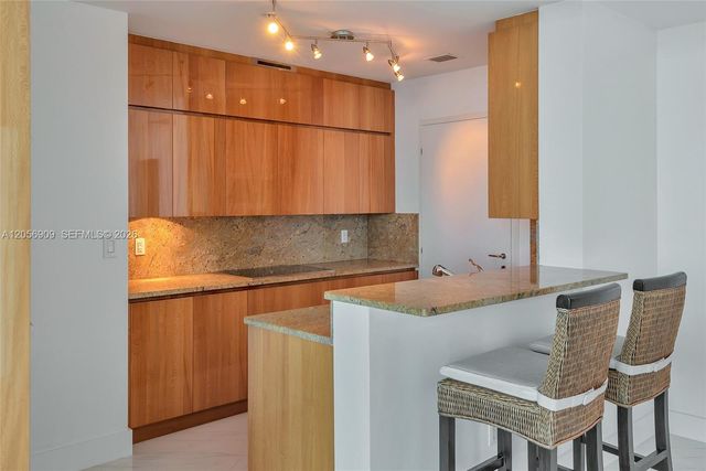 50 S Pointe Drive 2007, Miami Beach, FL 33139